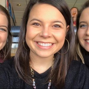 Meet your Posher, Laurel